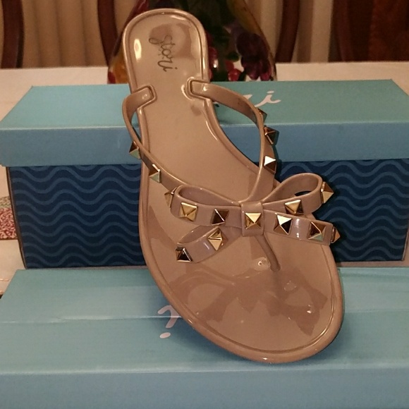 stori jelly sandals